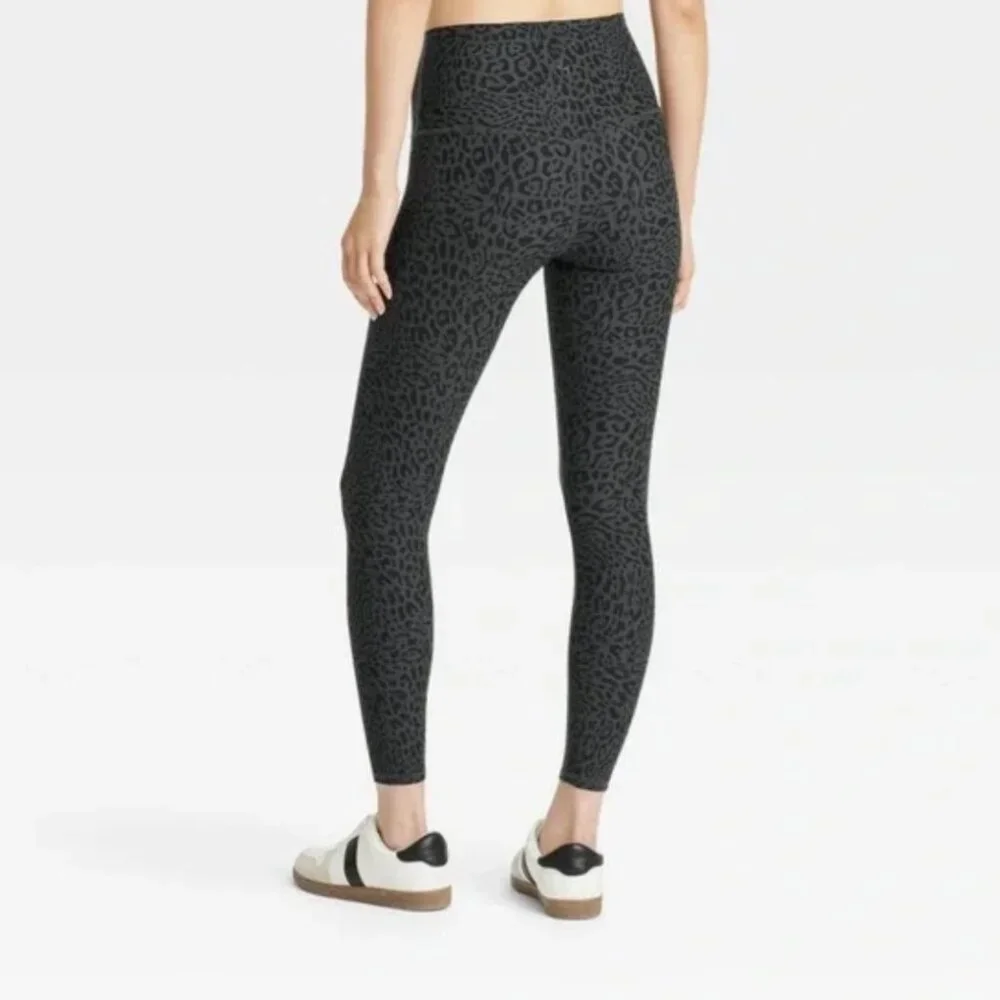 Joy Lab Leopard Print High-Rise Leggings & Longline Bra Size XL New Black & Gray - Picture 2 of 3